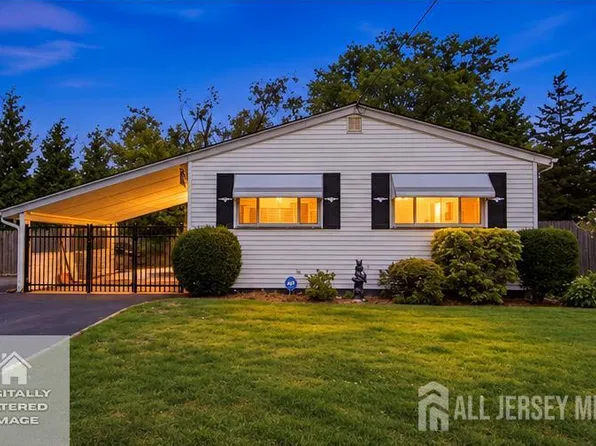 15 Bonham Dr, Edison, NJ 08837