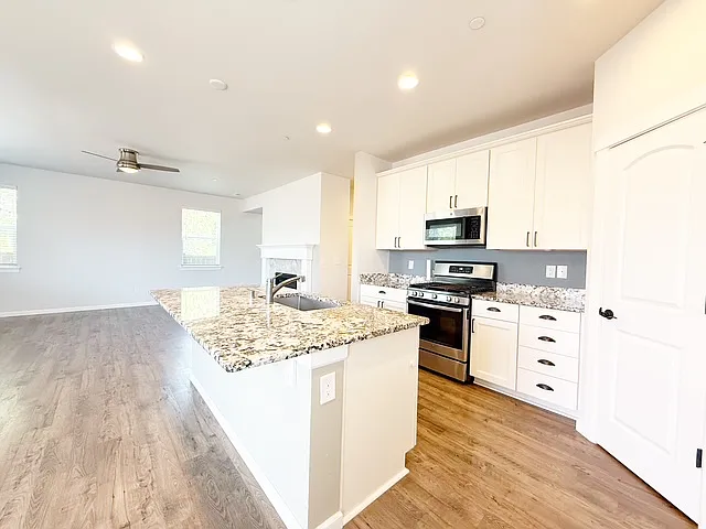 4314 Andasio Loop SE — Photo 9