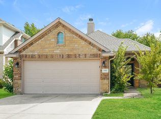 9021 Racquet Club Dr, Fort Worth, TX 76120
