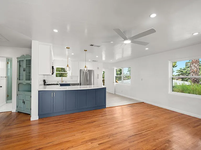 7170 Hybeth Dr — Photo 10