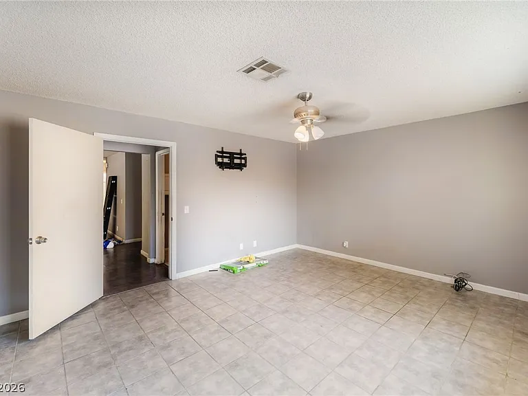4268 Hampshire Cir — Photo 25