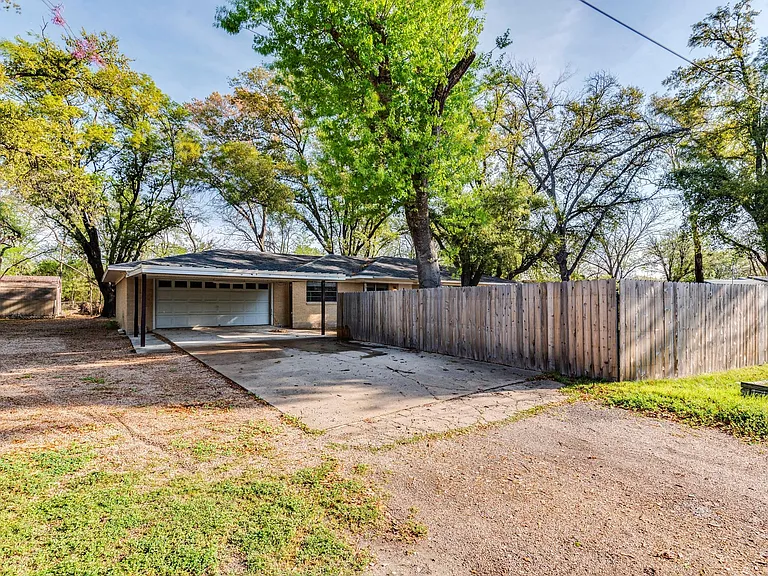 10606 Macmora Rd — Photo 4