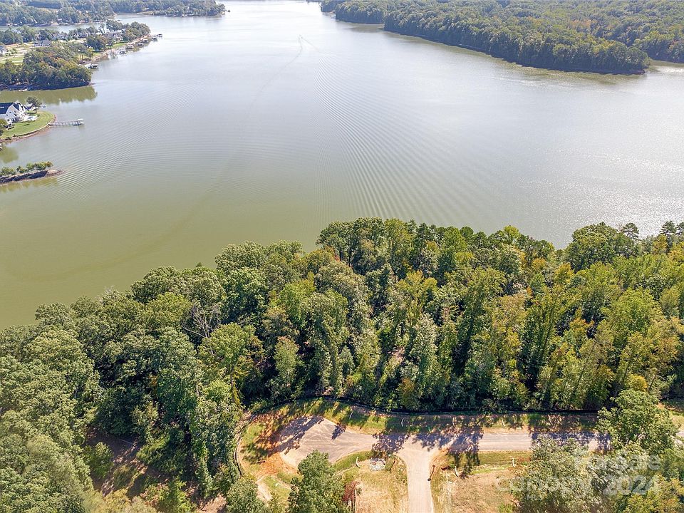 1st image of 856 Lakeforest Dr #342