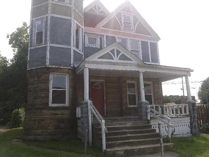 10510 Olivet Ave photo 1