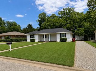 1908 Agnew St, Bonham, TX 75418