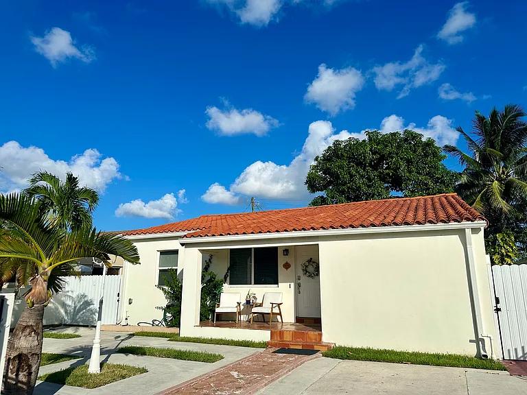 321 Tamiami Blvd — Photo 14