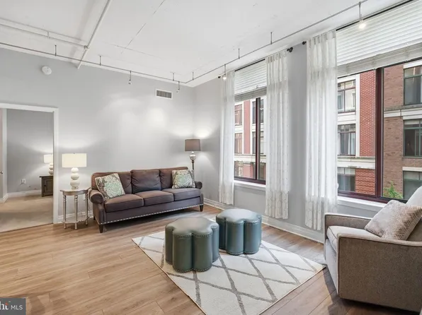 1205 Garfield St #306, Arlington, VA 22201