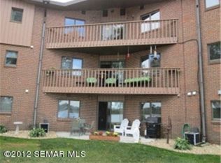 808 Lake Chapeau Dr, Albert Lea, MN 56007