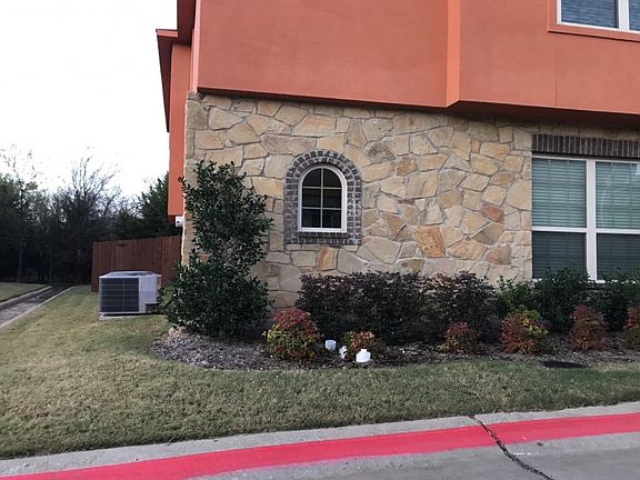 3rd image of 2650 Venice Dr Unit 2