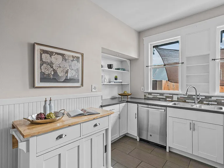 1736 Kearney Ave — Photo 15