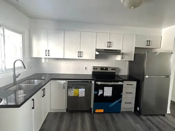490 Stewart St #2, Peterborough, ON K9H 4B6