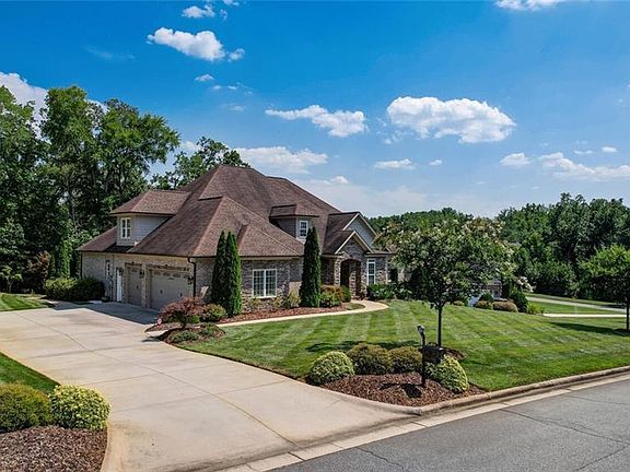 3rd image of 8312 Lillys Cir