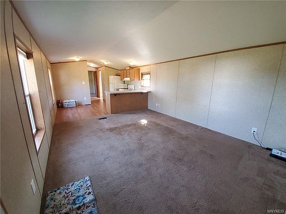 5th image of 2315 Birch Ln