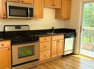 88 Main St #6, Westford, MA 01886