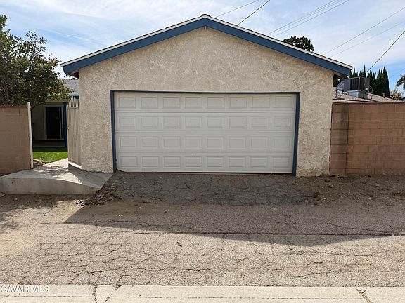 4th image of 11026 Gerald Ave