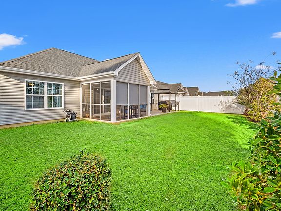4th image of 652 Sun Colony Blvd.