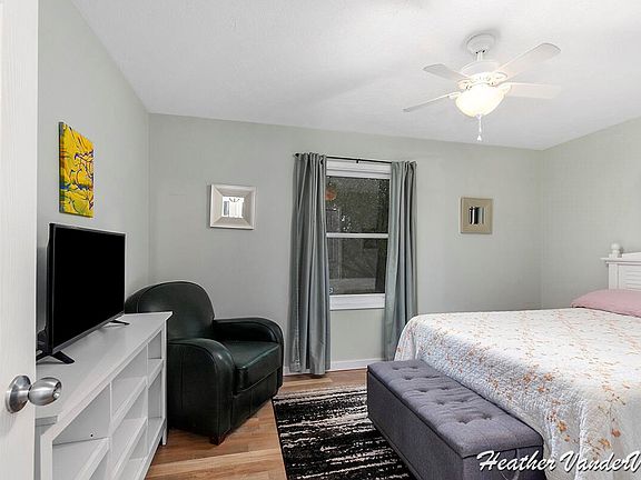 3rd image of 6392 Tyler St