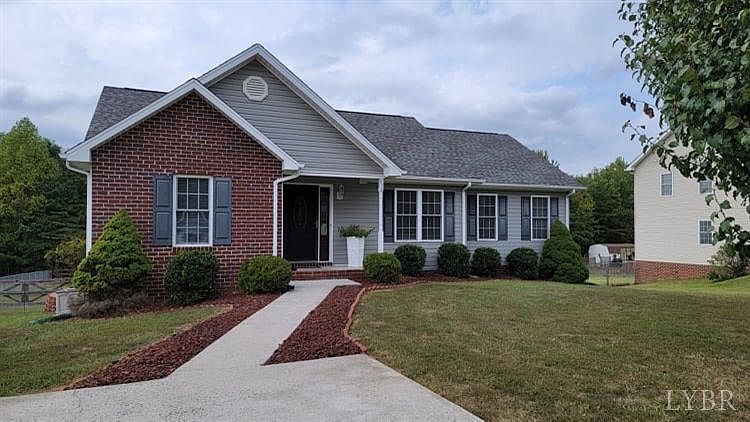 1st image of 420 Russell Springs Dr