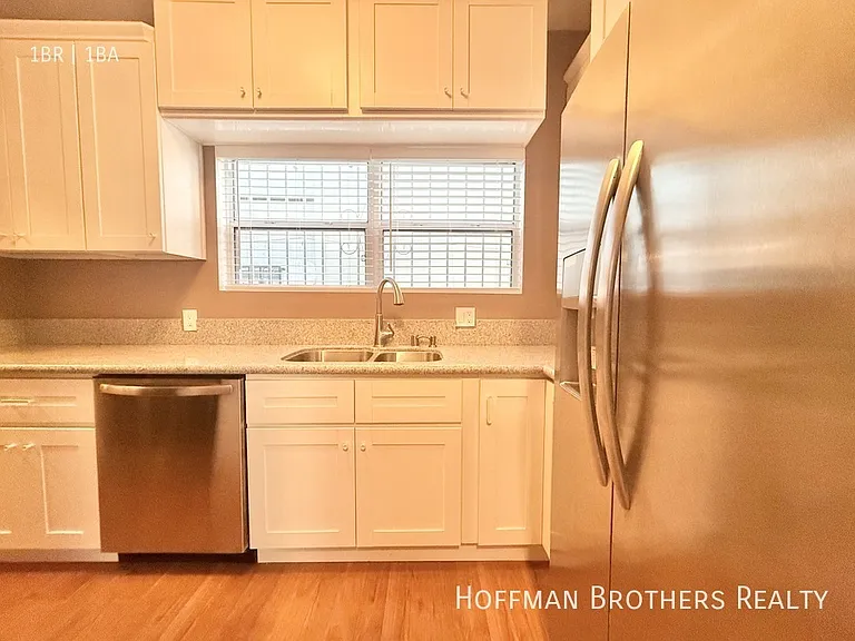 732 W 73rd St — Photo 3