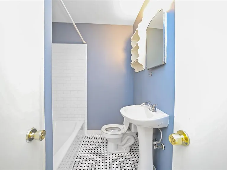 310 Franklin Blvd — Photo 11
