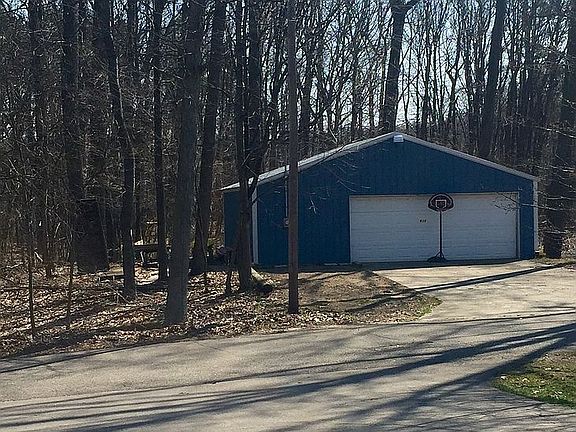 2nd image of 838 E Eagle Lake Dr