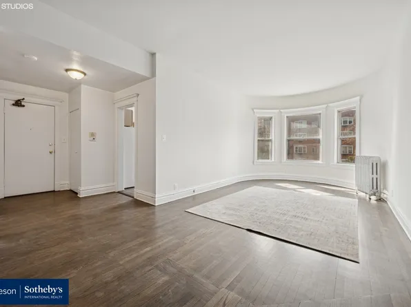 670 W Sheridan Rd #28, Chicago, IL 60613