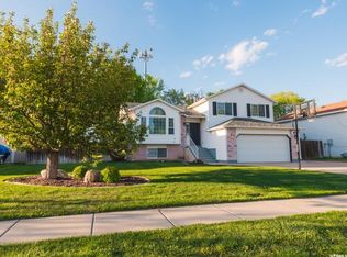 1052 W 1640 N, Clinton, UT 84015