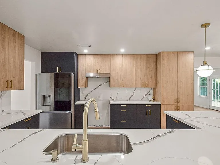 5514 Chantilly Ln — Photo 10