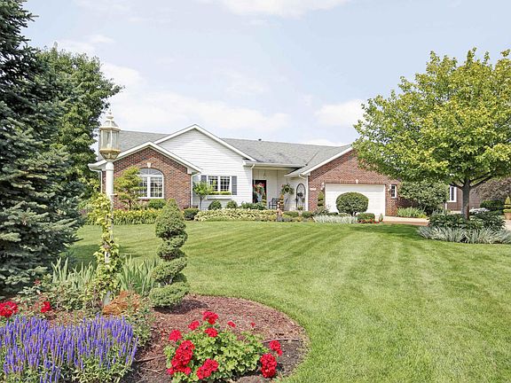 3rd image of 1629 Garden View Dr