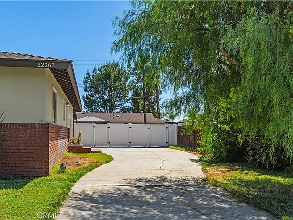 4th image of 22263 De Berry St