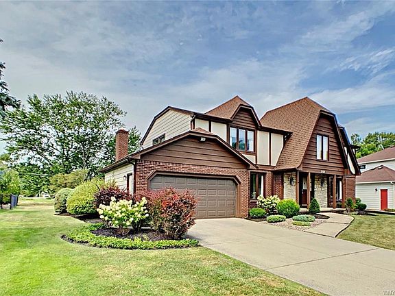3rd image of 257 Meadowview Ln