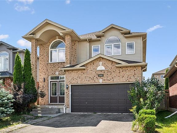 2nd image of 909 Pebblecreek Ct