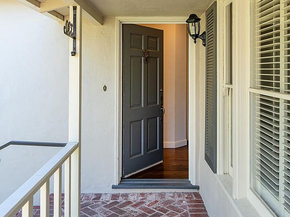 3rd image of 330 Aragon Blvd