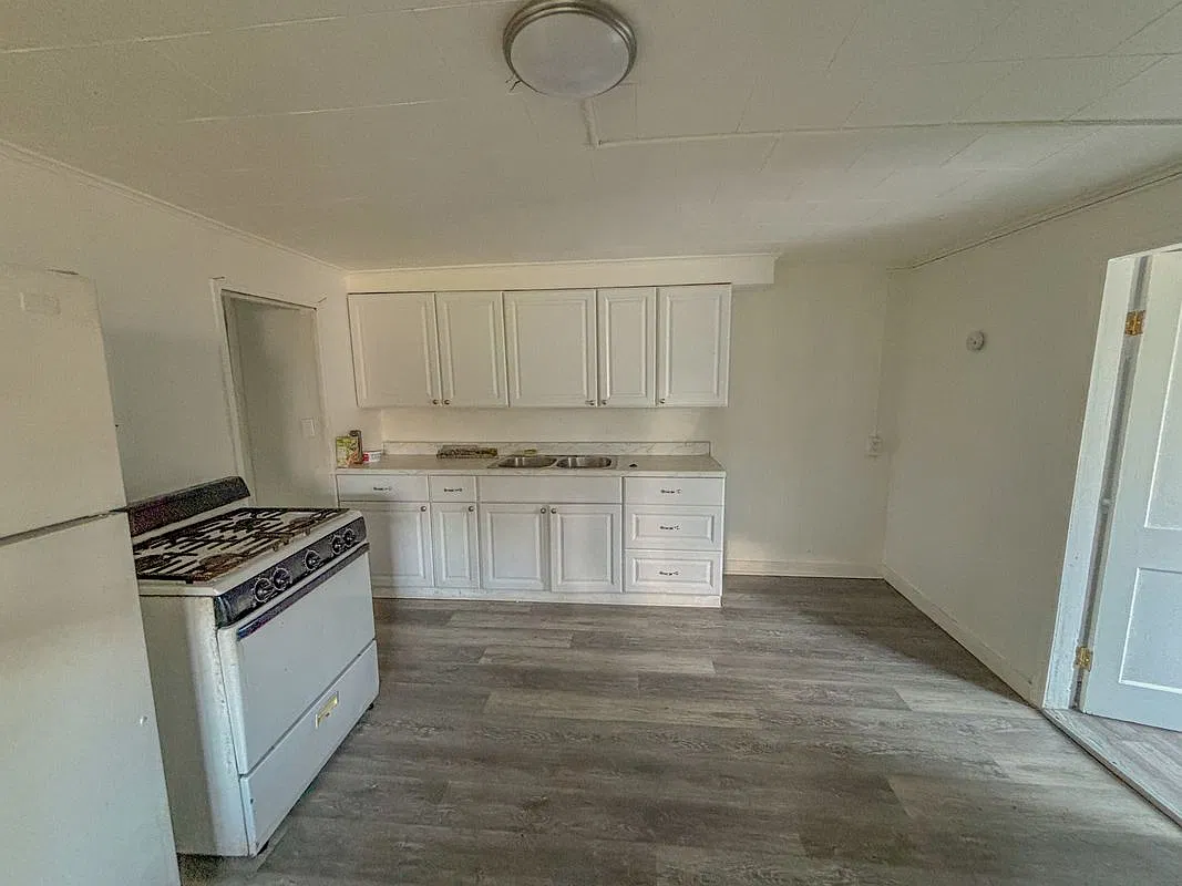 1 bed, 1.0 bath, 900 sqft, $1,100 — Photo 4