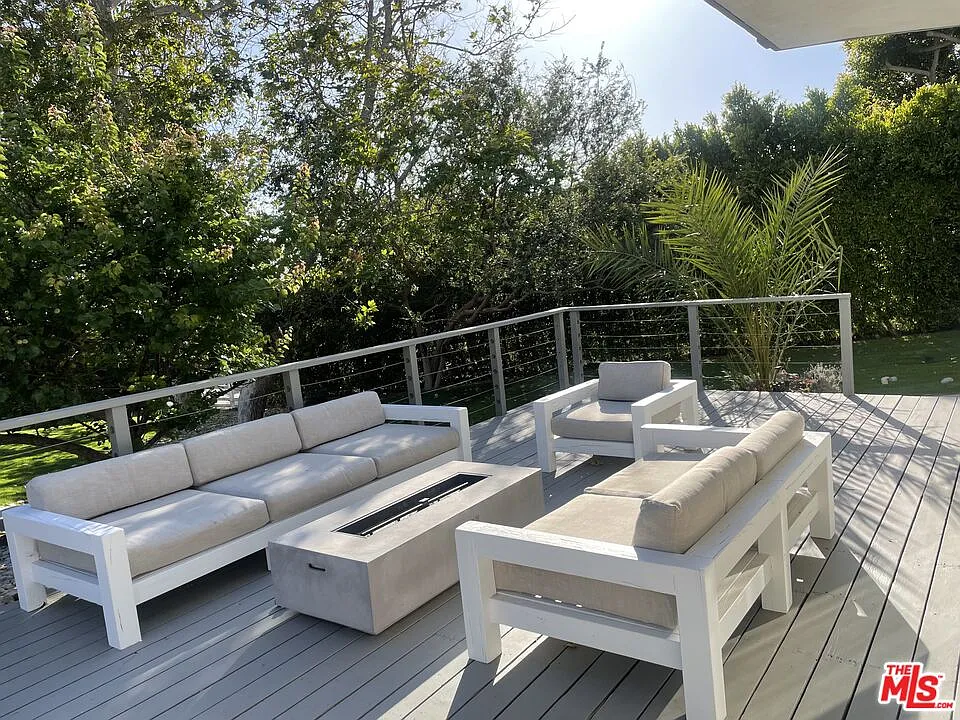 4 bed, 4.5 bath, 4019 sqft, $17,995 — Photo 4