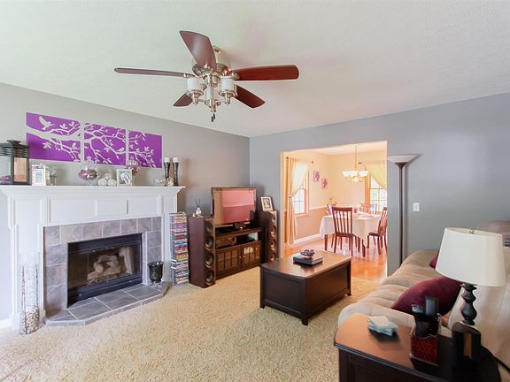 3rd image of 8795 S Hollyhock Ln
