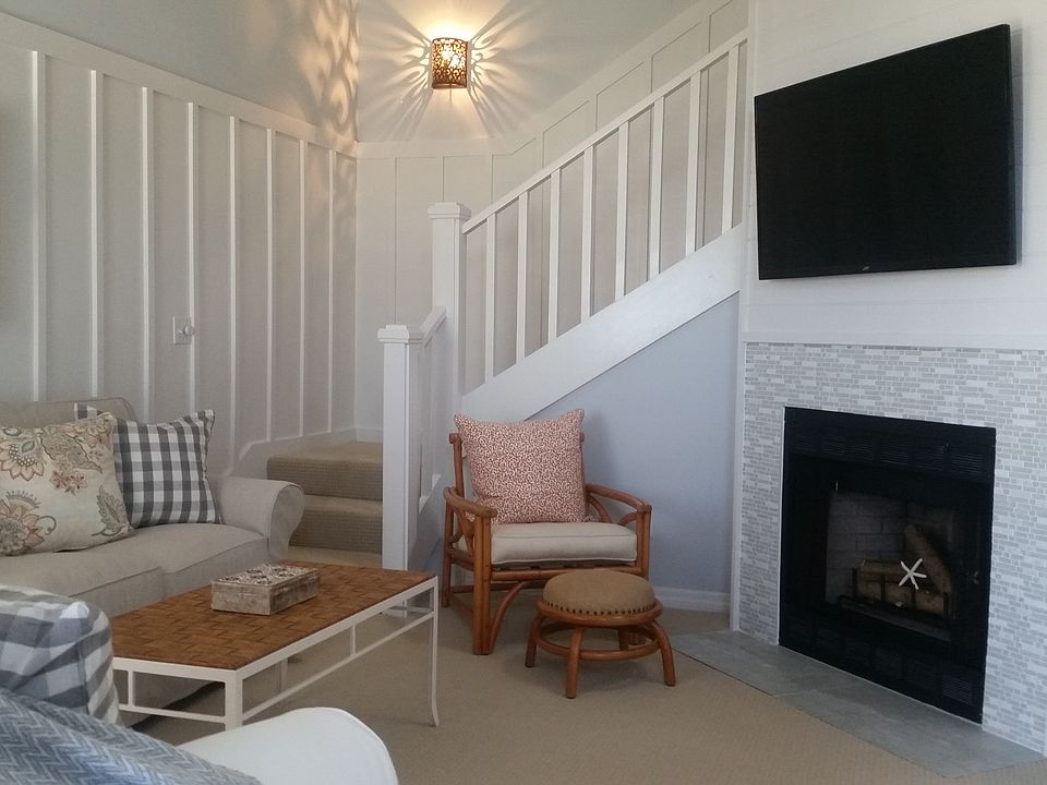 1st image of 897 Windover Ct