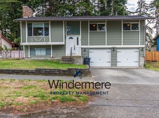 826 NW Frigate St, Oak Harbor, WA 98277