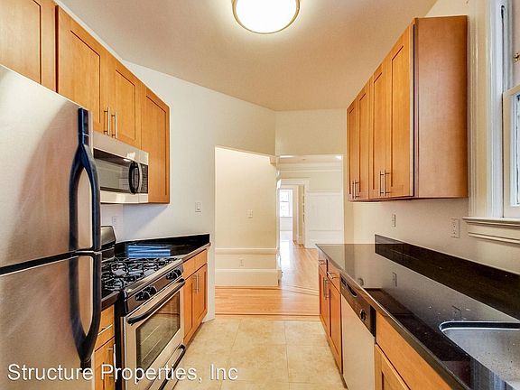 2nd image of 1516 Larkin St #2