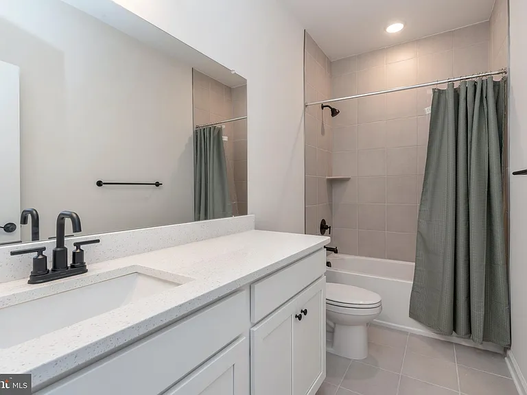 1210 Parker Blvd — Photo 25