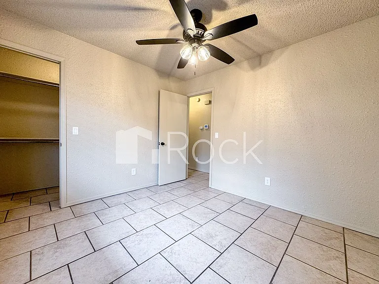 7024 Woodlake Dr — Photo 11