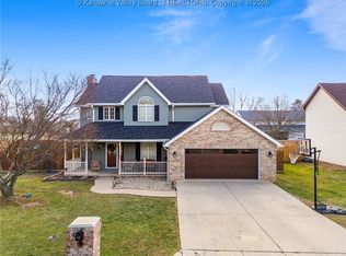 14 Christopher Dr, Hurricane, WV 25526