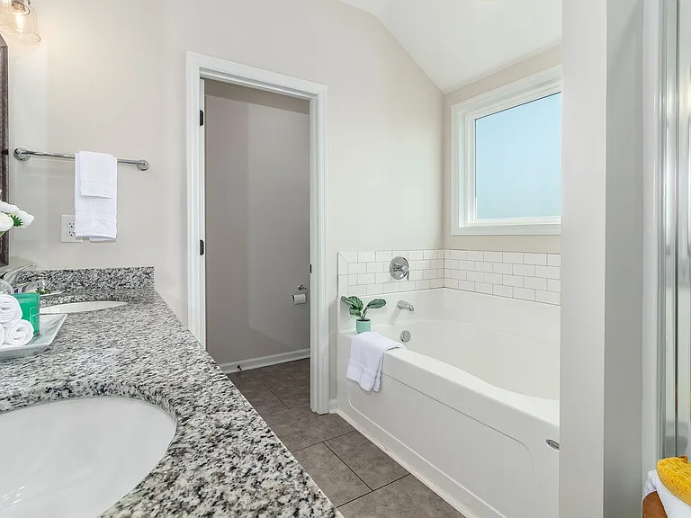 4831 Fairmont Dr — Photo 25