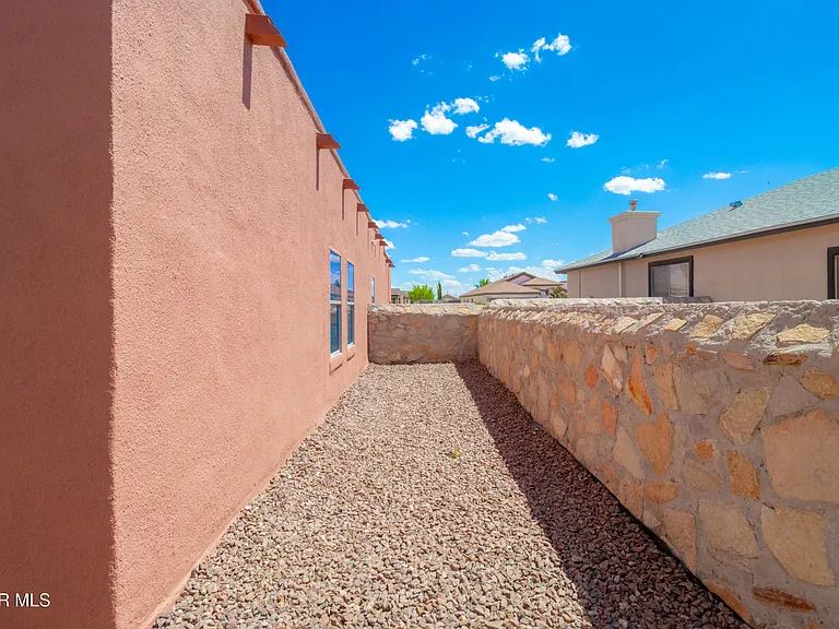 14749 Sand Gate Dr — Photo 43