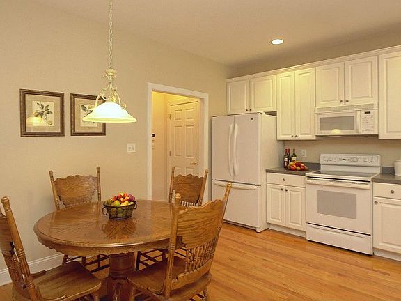 4th image of 4600 Henley Park Ct