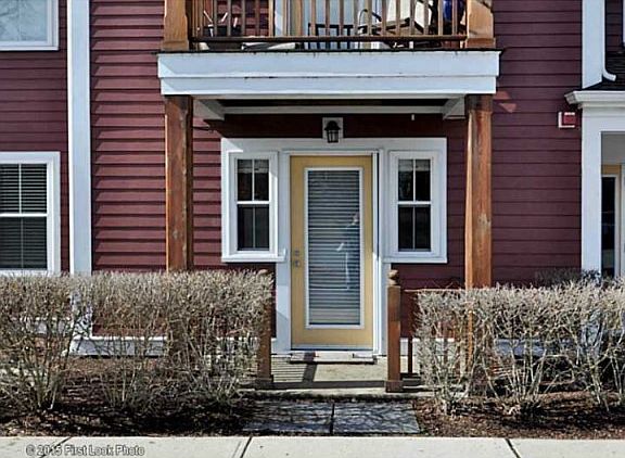 4th image of 751 Metacom Ave Unit 6