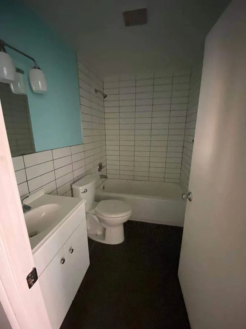 1428 W Master St. — Photo 3