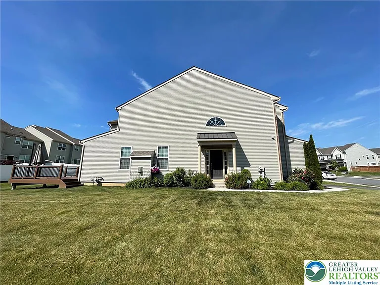 1350 Caspian St — Photo 13