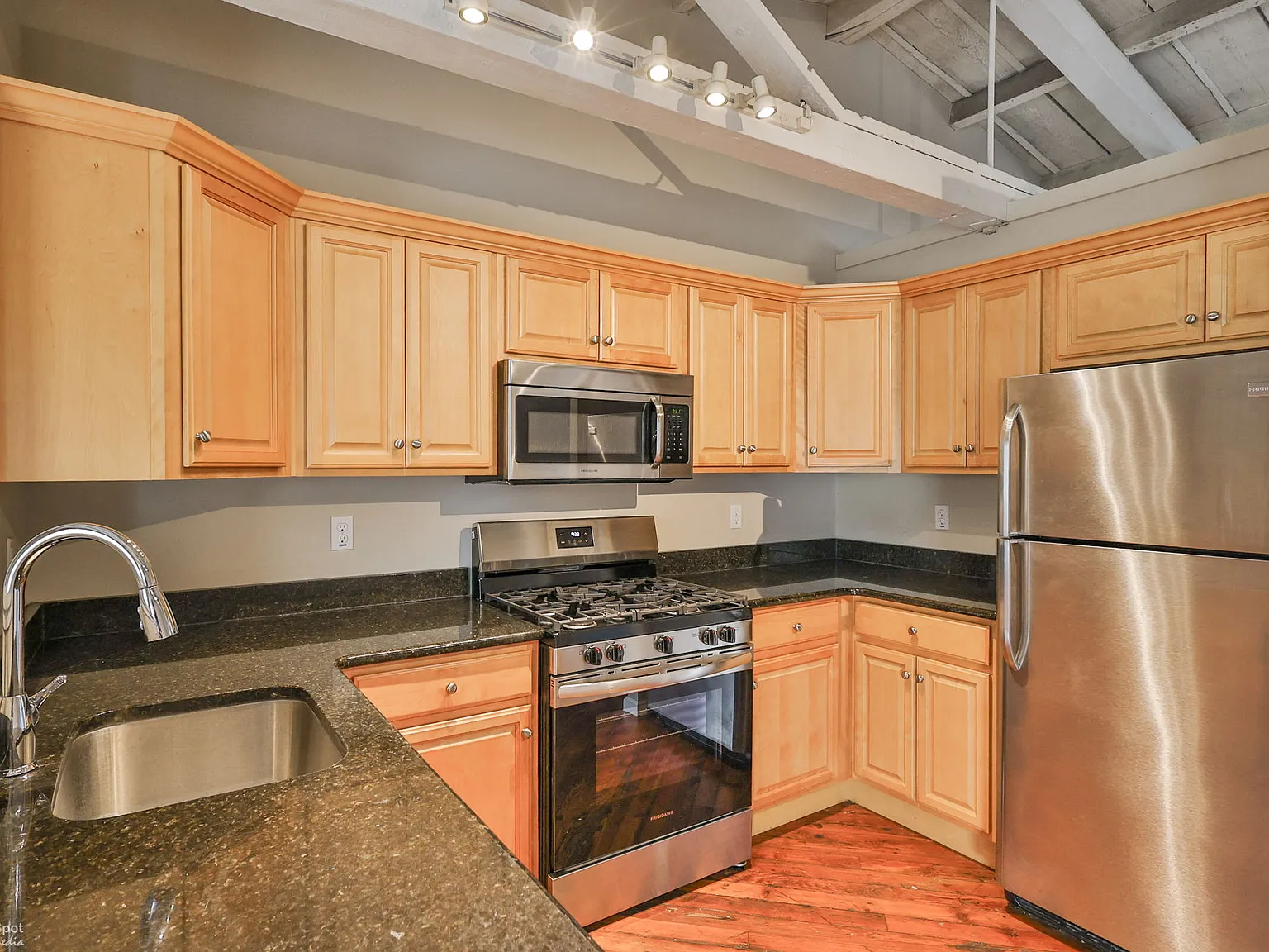 2 bed, 1145 sqft, $2,098 — Photo 3