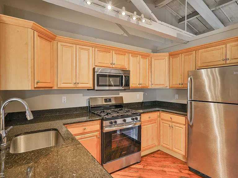 114 Front St #302 — Photo 3